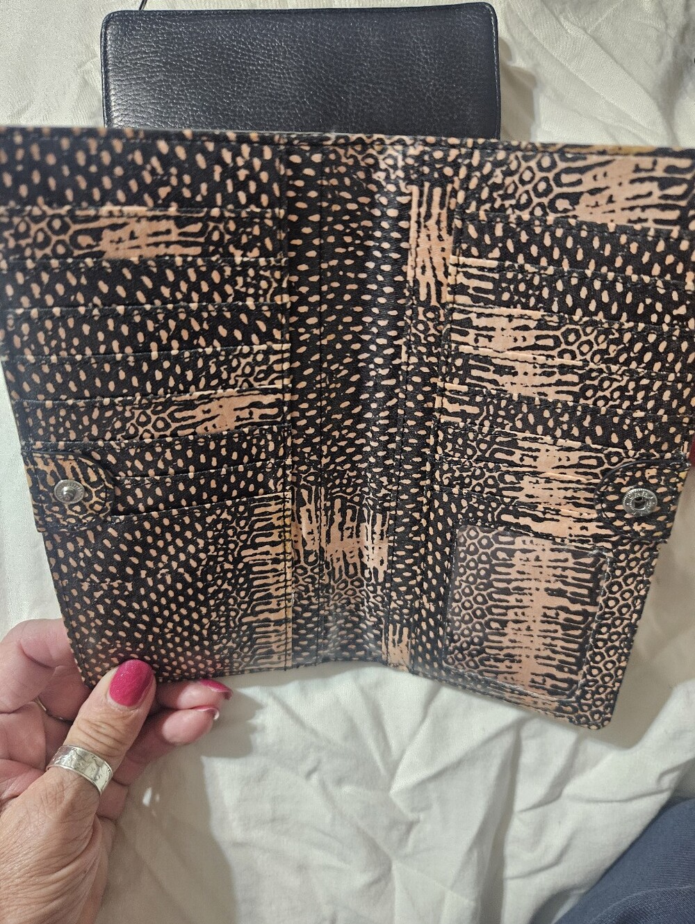 3 Wallets - Picture 9 of 11